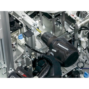 Kit de taladro y destornillador inalámbrico Panasonic EY1DD1 con 2 baterías 5.0Ah - Product Image 2