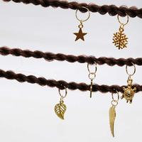 220 Pièces Anneaux de Tresse pour Cheveux 15 Styles Bijoux pour Femmes Pinces à Cheveux Pendentifs Anneaux Accessoires de Tête Bijoux Capillaires