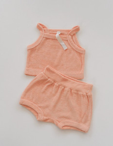 Ensemble 2 pièces personnalisé pour bébé fille : Gilet sans manches en tissu éponge et bloomer doux en coton pour l'été - Product Image 6