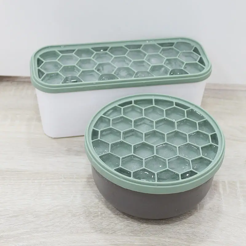 New design Double Airtight Easy Release Silicone favose round Ice Cube Tray With Lid And Container