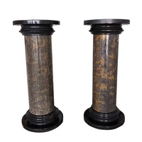 Colonne en marbre naturel importé, moderne, avec surface polie sculptée à la main pour utilisation hôtelière