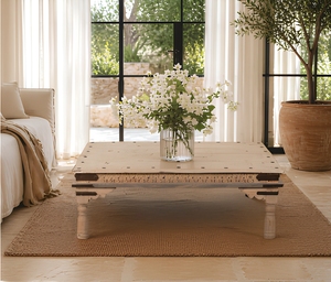 Table basse en teck recyclé, style rustique, fabrication artisanale, pieds sculptés, pièce maîtresse décorative, meubles de salon - Product Image 1