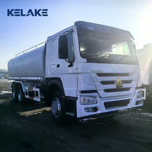 Camion-citerne à eau diesel 12000l (3170 gallons) avec pompe et système d'arrosage à vendre - Product Image 1