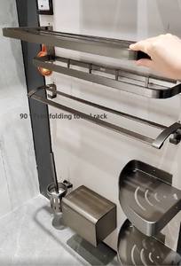 طقم إكسسوارات حمام من خمس قطع مصنوع من الألومنيوم الفضائي المصقول والمطلي بالكروم للفنادق - Product Image 2