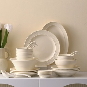 Platos de cena de fresa <span class=keywords><strong>en</strong></span> relieve, juego de cerámica, vajilla de porcelana de lujo, juego de vajilla de mesa de comedor de gres - Product Image 6