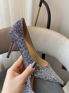 Escarpins Jimmy Modern Shimmer Finish à talon aiguille, design à bout pointu ajusté, éléments décoratifs fantaisie - Product Image 2