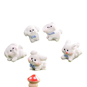Weijin Moss Micro-Paisaje lindo corriendo pequeño perro blanco Diy accesorios decorativos Mini coche escritorio pequeños adornos - Product Image 1