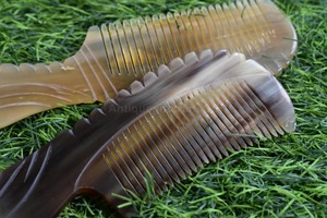 Peine de Cuerno de Búfalo de la Mejor Calidad, Hecho a Mano, Accesorio para el Cuidado del Cabello con Calidad de Salón, Disponible a un Precio Razonable - Product Image 2