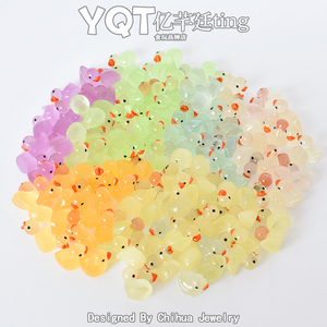 Figurines miniatures de canards en résine multicolores les plus populaires, lumineuses et écologiques, peintes à l'aérographe pour jardins féériques DIY et maisons de poupées - Product Image 2