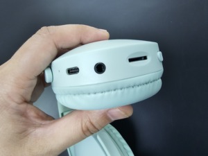 <span class=keywords><strong>Casque</strong></span> <span class=keywords><strong>sans</strong></span> <span class=keywords><strong>fil</strong></span> Bluetooth pliable à bandeau réglable, prend en charge les appels HD, <span class=keywords><strong>avec</strong></span> <span class=keywords><strong>carte</strong></span> <span class=keywords><strong>SD</strong></span> - Product Image 4