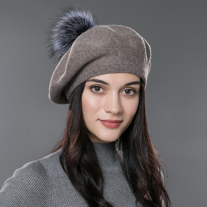 Bérets tricotés en gros pour femmes, collection automne-hiver, avec <span class=keywords><strong>pompon</strong></span> en fourrure personnalisé, bonnets unis tendance - Product Image 2