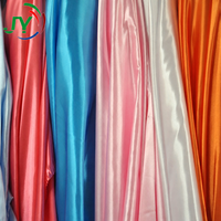 Tissu en satin de soie polyester personnalisé 100D 110GSM, charmeuse tissée, brillant et soyeux, teint uni, doux, pour robes de soirée