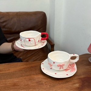 แก้วกาแฟเซรามิกพร้อมจานรอง 230 มล. สไตล์เกาหลี ลายนูนแบบไม่สมมาตร ดีไซน์ทันสมัย เป็นมิตรกับสิ่งแวดล้อม ลายหัวใจสาวน้อยสุดสร้างสรรค์ - Product Image 2