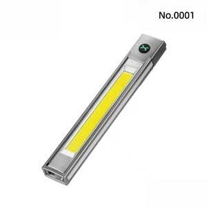 Pointeur laser multifonction avec lampe torche, règle et pince, rechargeable, lampe stylo LED pour usage extérieur - Product Image 5