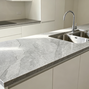 UNION STONE, granit gris cendre poli, design graphique moderne, écologique, naturel, petite dalle pour usage extérieur - Product Image 3