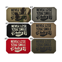 Parches Tácticos de Morale con Diseño Divertido de Gancho y Bucle IR con la Frase 'NUNCA TE PERDAS LA SONRIENTE'