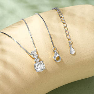 Collar con Colgante de Moissanita Geométrico para Boda, Diseño Único, Plata 925, Redondo, VVS1, Color D, 6.5mm, 1.0ct, 2.5mm, para Mujer - Product Image 6