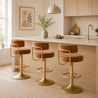Tabourets de bar pivotants modernes et personnalisables avec dossier, base en métal en forme de tulipe, pour usage en bar et hôtel