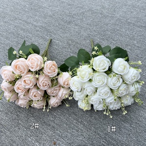 Nouveau commerce extérieur faisceaux <span class=keywords><strong>Rose</strong></span> usine 18 <span class=keywords><strong>West</strong></span> Yang Lei mariage fausses fleurs Noël <span class=keywords><strong>Rose</strong></span> tenant des fleurs en gros - Product Image 3