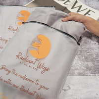 Emballage de luxe personnalisé en plastique givré auto-scellé curseur fermeture à glissière poly étanche stockage sac à glissière pour l'expédition de sous-vêtements