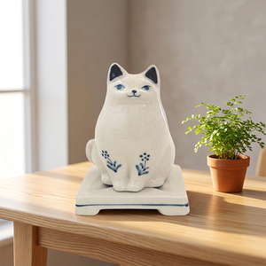 Brûleur d'encens aromatique en porcelaine japonaise en forme d'animal, fabriqué à la main par Nippon Kodo, pour une utilisation toute l'année - Product Image 4