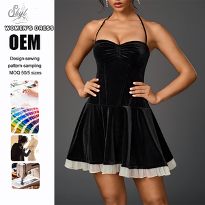 Robe de soirée mini en velours noir pour femme, personnalisée en usine, sans manches, à col licou, avec buste froncé et coupe évasée - Product Image 1