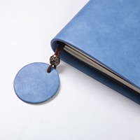 Carnet et carte personnalisables en similicuir bleu, style frais, imprimés en sérigraphie, avec reliure parfaite, pour ensemble cadeau scolaire avec logo