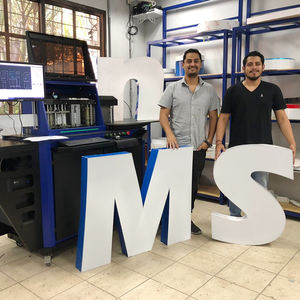 Máquina dobladora de bordes de aluminio de alta calidad, dobladora automática de perfiles de aluminio <span class=keywords><strong>cnc</strong></span> - Product Image 1