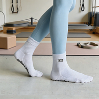 Chaussettes de yoga personnalisées pour femmes, mi-mollet, avec logo, antidérapantes pour Pilates et fitness, en Spandex/Nylon/Coton