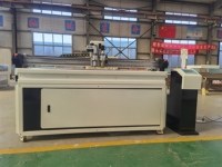 Machine de routeur CNC à couteau oscillant CCD multifonction dans l'industrie de la publicité