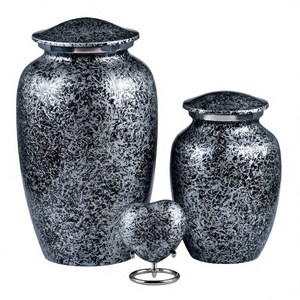 Elegante Urna Conmemorativa de Aluminio con Detalles Intrincados Hechos a Mano para Homenajear a Seres Queridos por Axiom Home Accents - Product Image 1