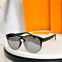 Lunettes de soleil unisexes légères dorées à monture carrée intégrale avec verres dégradés et protection UV pour la plage et les activités de plein air