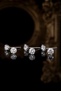 Boucles d'oreilles classiques en platine PT950 avec diamants ronds brillants de 1,09 ct cultivés en laboratoire |   Clarté VVS, taille brillant rond, créé en laboratoire - Product Image 2