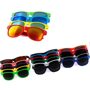 2024 <span class=keywords><strong>occhiali</strong></span> <span class=keywords><strong>da</strong></span> <span class=keywords><strong>sole</strong></span> unisex a specchio polarizzati 2140 <span class=keywords><strong>RB</strong></span> classici più venduti con stampa logo personalizzata - Product Image 2