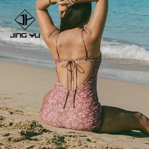 Combinaison de bain une pièce de luxe personnalisée à imprimé hawaïen avec dos découpé et combinaisons en nylon recyclé de haute qualité - Product Image 2