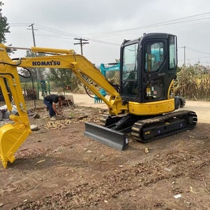 Mini-excavatrice hydraulique sur chenilles d'occasion Komatsu PC35MR, modèles 200, 210, 220, 240, 270, 300, 350, 360 - Product Image 3