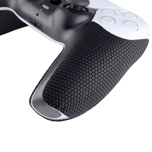 แผ่นยางกันลื่นสีดำรุ่น PlayVital Armored Edition พร้อมปุ่มกดที่ไหล่และสติ๊กเกอร์สำหรับจอย PS5 - Product Image 5