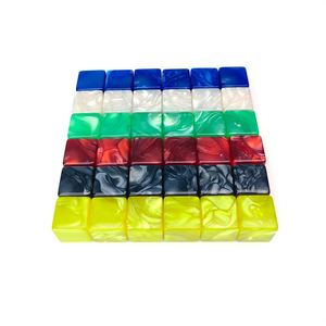Dados Acrílicos Cuadrados Personalizables de 16 mm con Esquinas Redondeadas, Color Arcoíris, Perla Roja, Material Plástico para Juegos de Mesa - Product Image 2