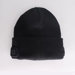 Gorro de Punto con Forro Polar y Correa Ajustable, Logotipo Bordado, Diseño de Letras y Puntos con Impresión Digital, Unisex, Listo para Viajar - Product Image 3