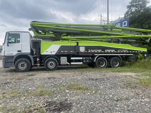 Camion pompe à béton Zoomlion ZLJ5440THBBE remis à neuf, flèche de 56 m, débit de 180 m³/h, prêt pour les projets de construction en hauteur - Product Image 3