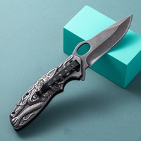 Couteau pliant à motif de loup en relief, acier inoxydable Stonewashed, couteau tactique de poche EDC