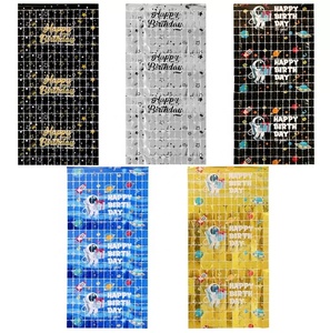 Cortina Decorativa de Cumpleaños con Diseño de Cuadrados Españoles de 1x2 Metros, Fondo Degradado con Borlas para Decoración de Fiestas y Navidad - Product Image 6