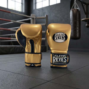 Guantes de Boxeo Cleto Reys de Cuero Vacuno - Características Profesionales de Absorción de Humedad y Transpirabilidad para Cierre con Opciones Personalizables - Product Image 2