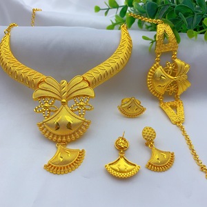 Conjunto de Joias Banhadas a Ouro 24K da Índia com 4 Peças: Colar, Brincos, Pulseira e Anel para Noivas Africanas e Casamentos Femininos na Arábia Saudita - Product Image 6