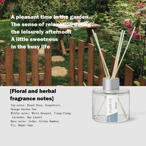 น้ำหอมปรับอากาศแบบก้านไม้หอม กลิ่นดอกไม้และสมุนไพร ขนาด 100 มล. กลิ่นเกรปฟรุต ยิลังยิลัง และเฟอร์ ช่วยผ่อนคลาย สร้างบรรยากาศสดชื่น บรรจุขวดทรงสูง - Product Image 4