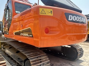 Excavatrice sur chenilles hydraulique d'occasion Doosan DX225LC-9C, modèle 2020, 22 tonnes, 115 kW, d'origine coréenne, en excellent état, disponible en stock. - Product Image 4