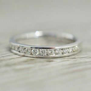Anello Minimalista con Zirconi Stellati, Design Elegante e Semplice, Accessorio Impilabile per Uso Quotidiano da Donna - Product Image 2