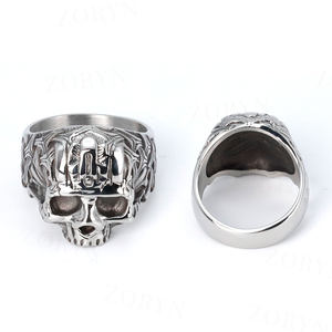 Anillo Gótico de Acero Inoxidable 316L Yunnique con Calavera y Huesos Cruzados para Hombre, Tono Plata Antigua, Estilo Atrevido, Oscuro, Rebelde, Motero, Punk, Hip Hop, Regalo - Product Image 1