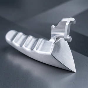 Renfort de tige en aluminium Offre Spéciale anodisé noir, pièces usinées CNC 6061 - Product Image 2