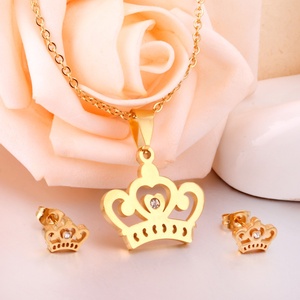 Ensemble de bijoux de mariée en acier inoxydable plaqué or, collier avec pendentif couronne impériale, type de bijoux - Product Image 2